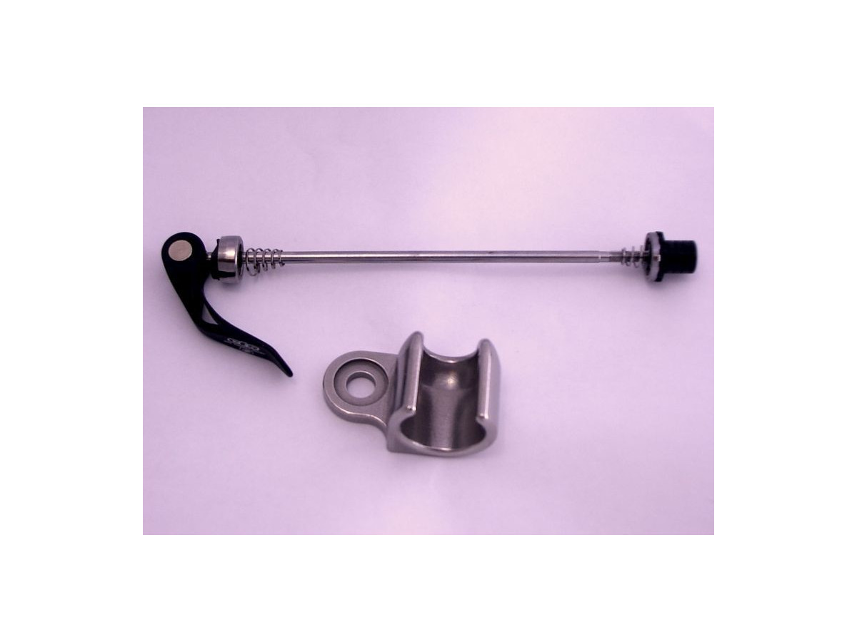 Chariot Carriers Axle Hitch & Quick Release  click to zoom image