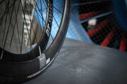 DT SWISS ARC 1400 DICUT disc brake wheel, carbon clincher 38 x 20 mm rim, rear click to zoom image